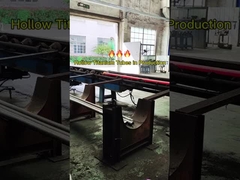 Tubi di titanio cavi in produzione